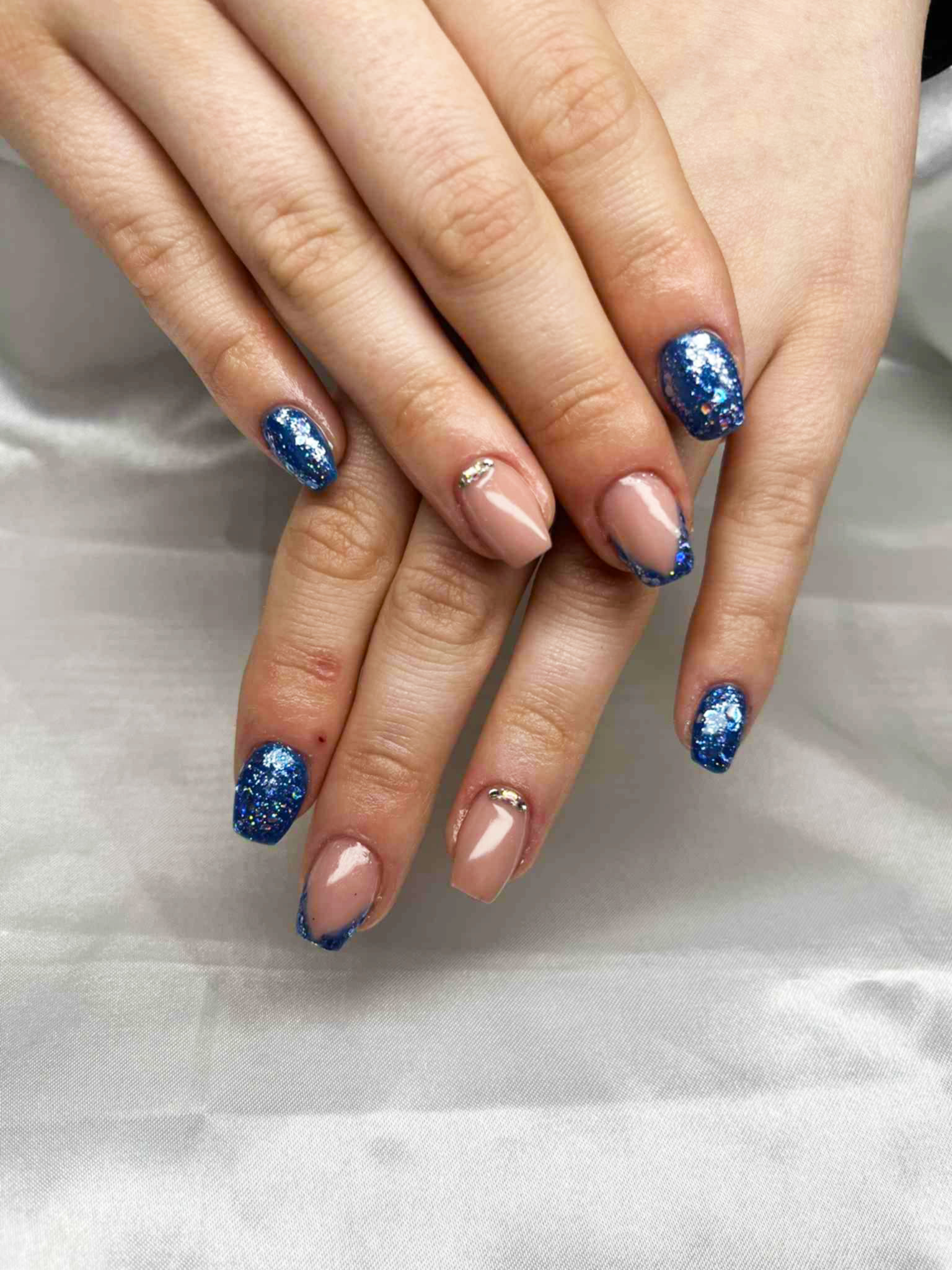 mukorom-epites-veszprem-elitstyle-gellakk-nails